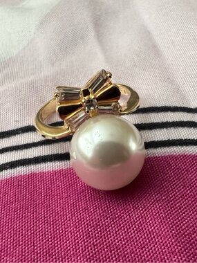Gold Bow Faux Pearl Ring